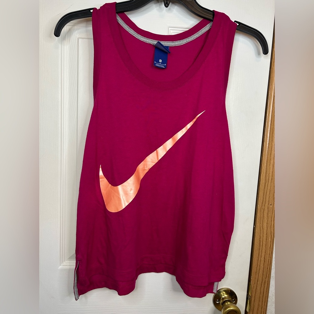 Nike Swoosh Racerback Tank Top Women’s Medium Pink Athletic Top